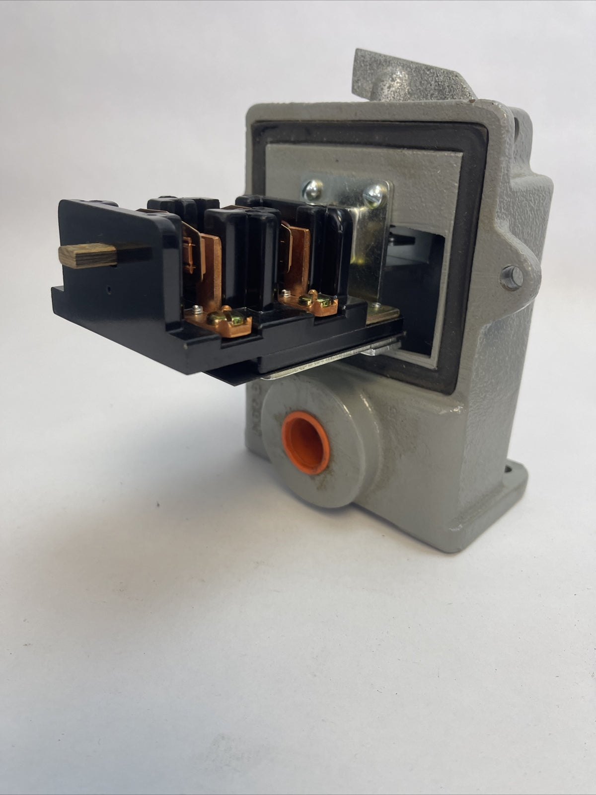 TELEMECANIQUE 2080-ZQ11 PUSHBUTTON STATION 600VAC