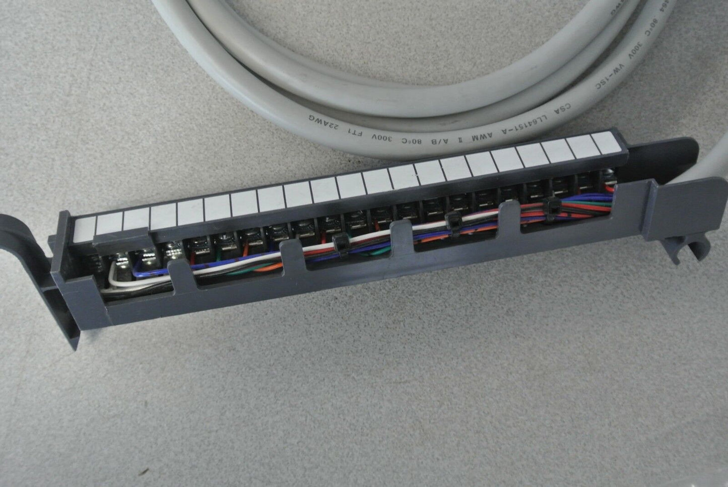 ALLEN-BRADLEY1492-CABLE025F Ser. C PRE-WIRED CABLE for 1771 DIGITAL I/O / 2.5m