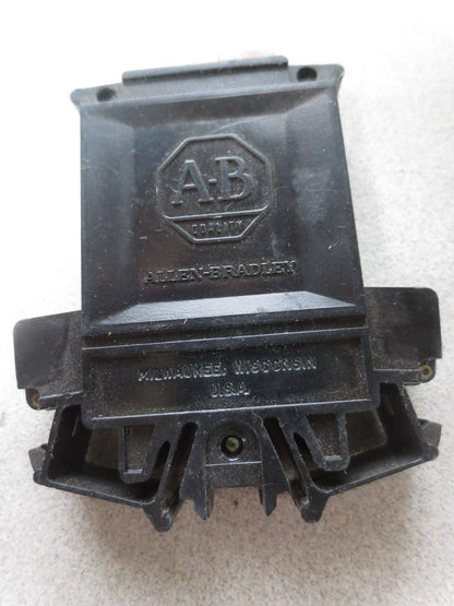 ALLEN-BRADLEY 1492-G100 Ser. B CIRCUIT BREAKER 10A, 250VAC MAX