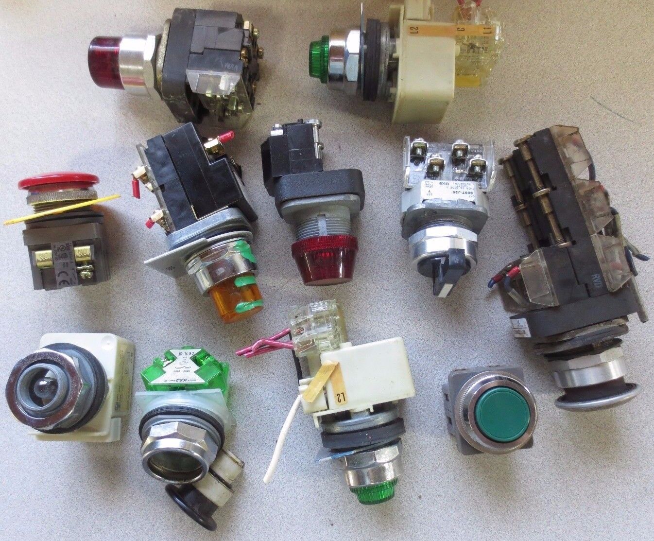 MIXED LOT of PUSH BUTTONS, SWITCHES for MACHINE CONTROLS - LOT of 11