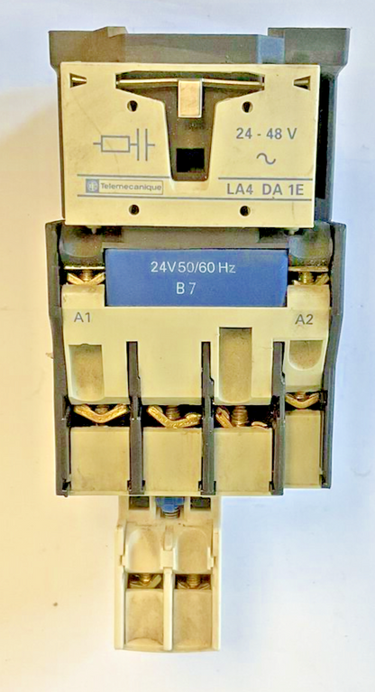 TELEMECANIQUE SQUARE D LC1 D3201,LADN11, LA4DA1E CONTACTOR
