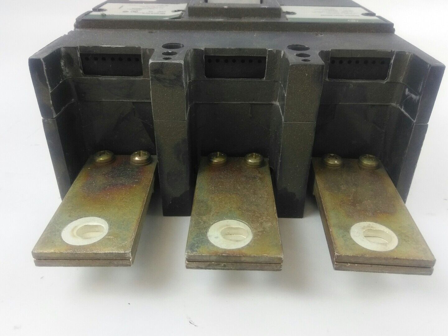 GE TJD432400 CIRCUIT BREAKER 400A, 240V, 3P, 250VDC, KA 22, LUG CAT#TCAL43, USED