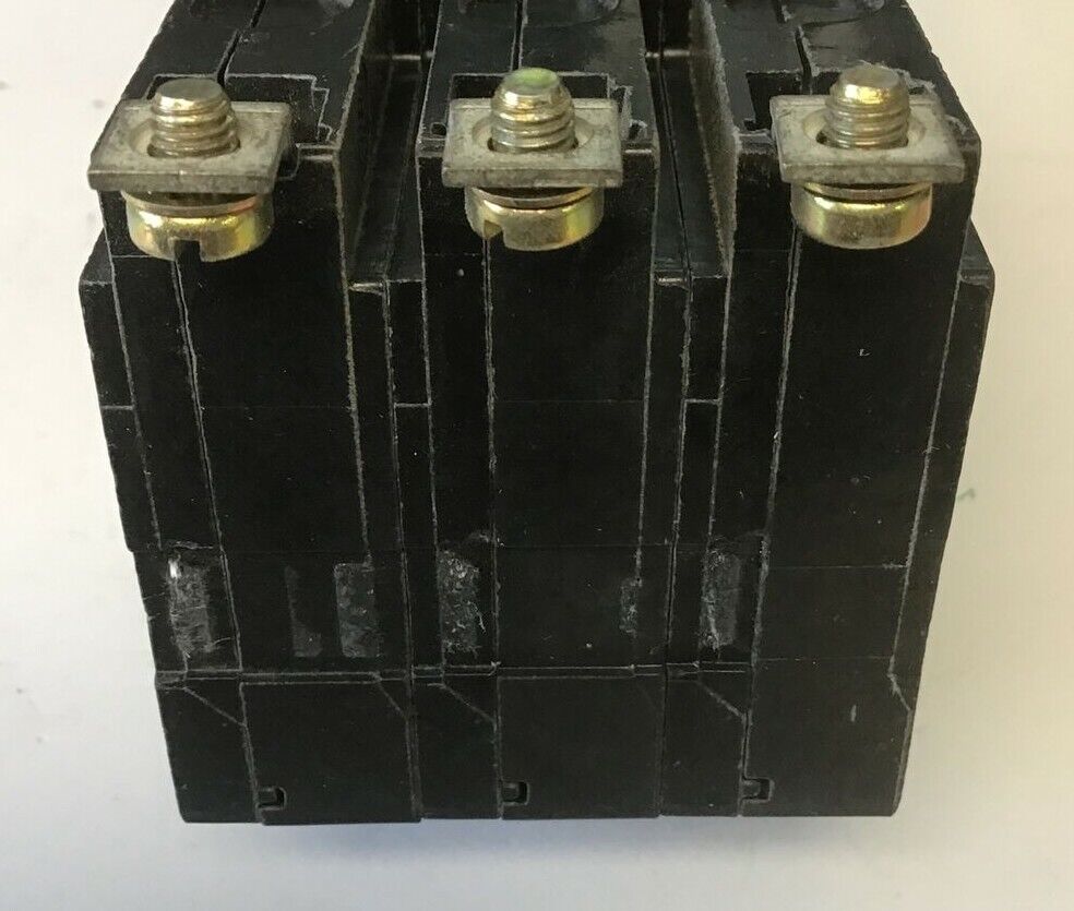 SQUARE D QOB320PL CIRCUIT BREAKER 20A 120/240VAC 3POLE