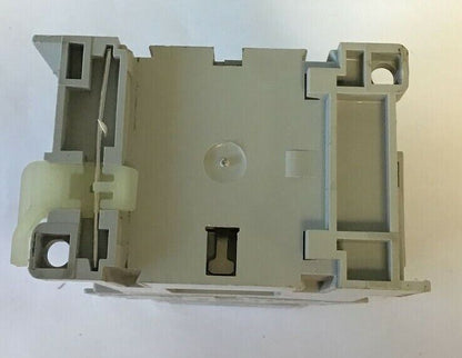 ALLEN BRADLEY 700-CF220D* SER.A CONTACTOR W/ 100-F SER.B 600VAC 25A 3PHASE