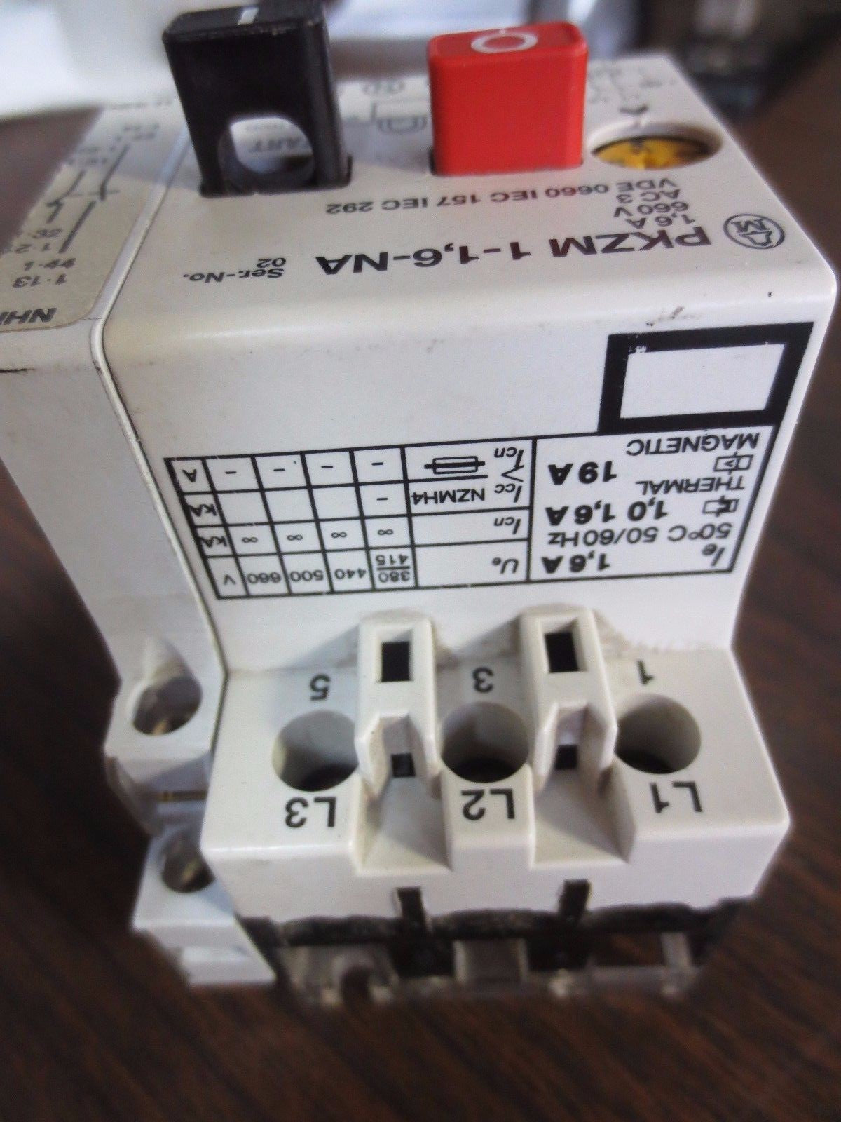 KLOCKNER MOELLER PKZM 1-1.6-NA MANUAL MOTOR STARTER - 1.6A, 660V