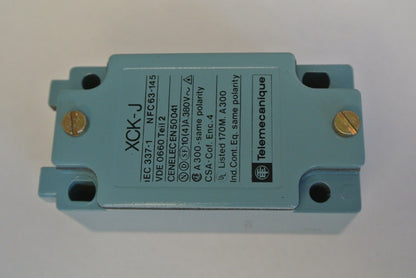 TELEMECANIQUE XCK-J1 (ZCK-J1 on box) SNAP-ACTION LIMIT SWITCH 300A 1 NO/1 NC.