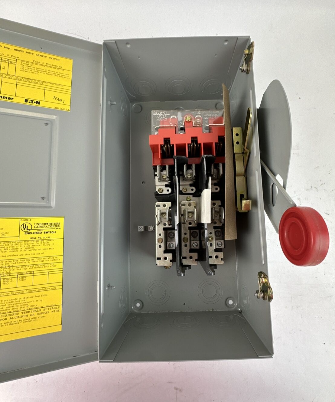CUTLER HAMMER DH322FGK FUSIBLE SAFETY SWITCH 240VAC 3PH 15HP 250VDC 10HP 3P 60A