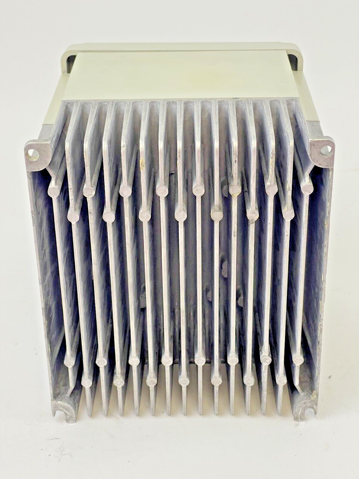 ALLEN BRADLEY - 1305-BA02A SER. A - AC VARIABLE SPEED DRIVE -380-460V,1.6A,.75HP