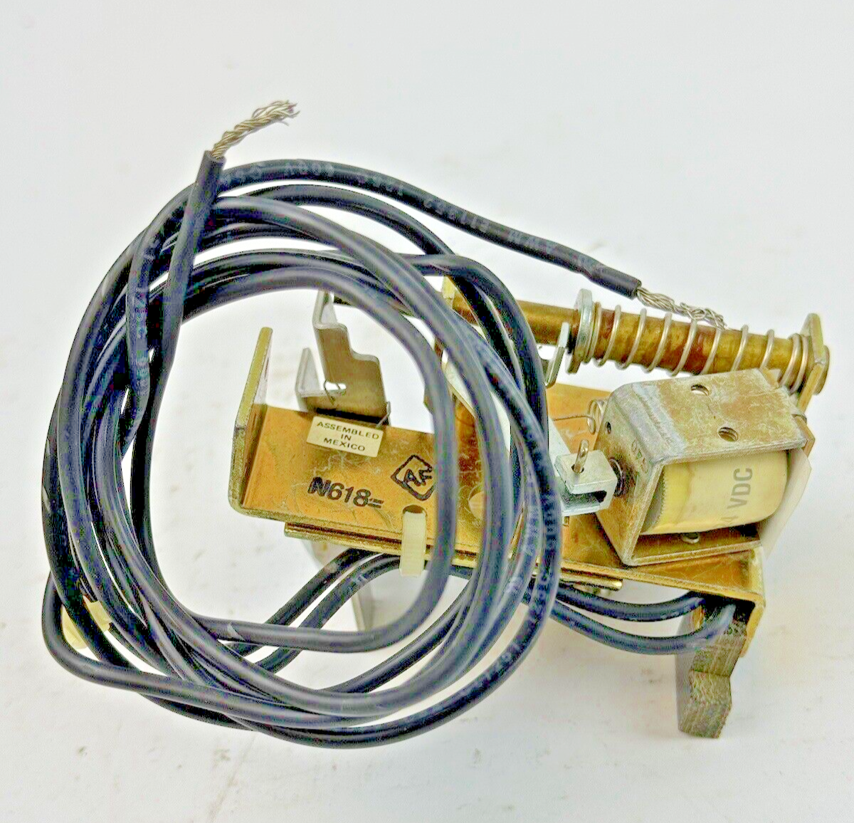 GE - TKMASTA8R - SHUNT TRIP - 24 VDC - TKMASTA8R,L - NEW