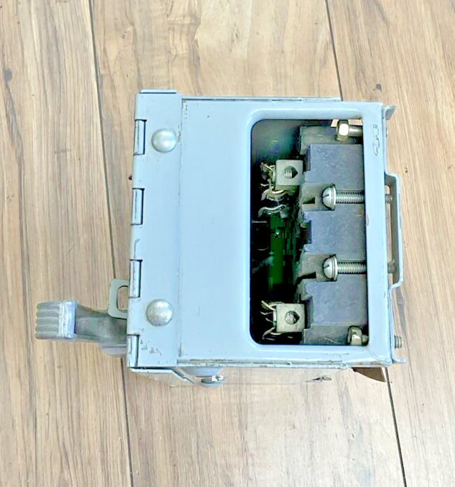 ITE V2B2211LR CLAMPMATIC VACU-BREAK PANELBOARD SWITCH 30A 250V 2POLE 3HP