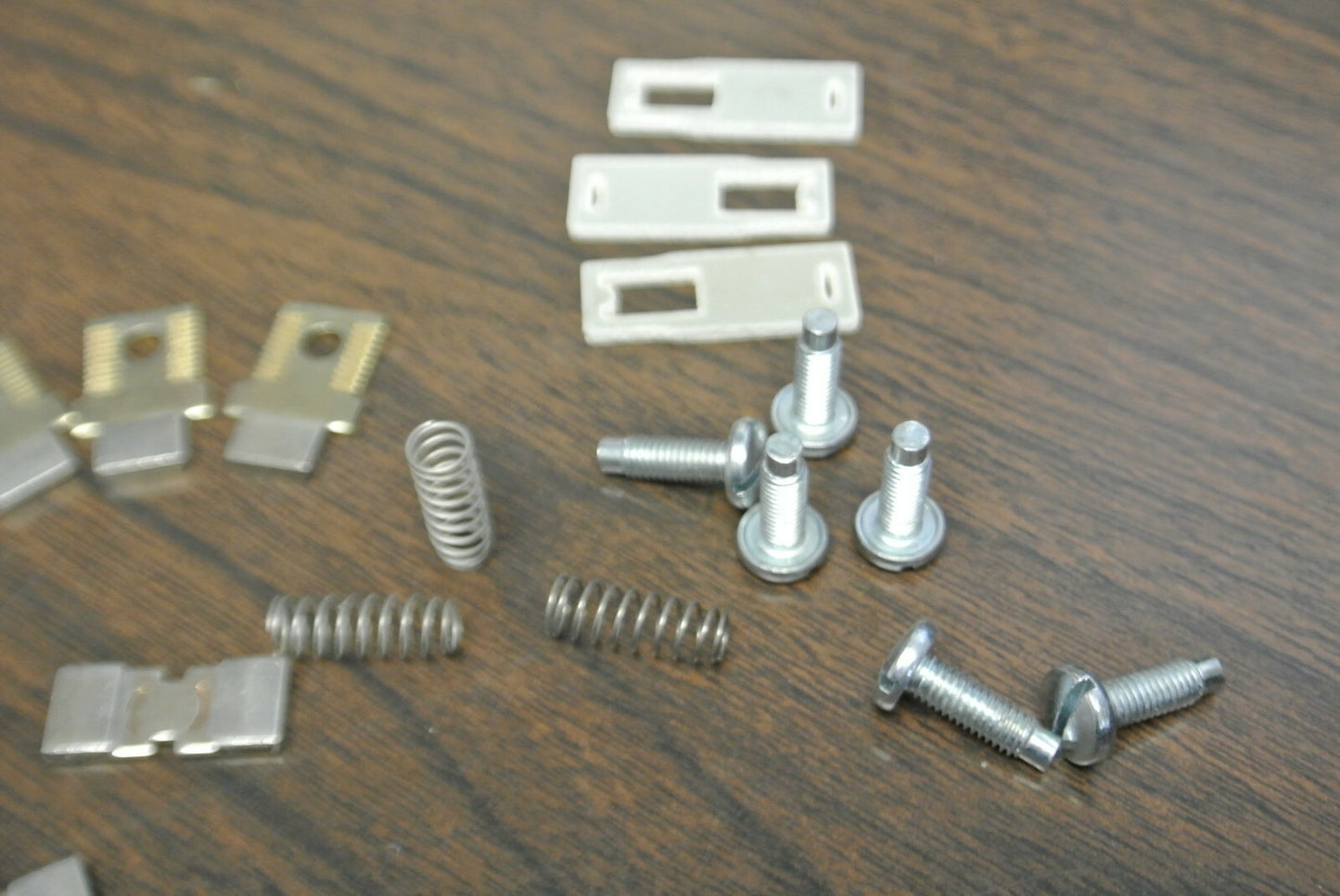 CUTLER-HAMMER 6-331-16 CONTACT KIT / 3 POLE / 40A / NEW SURPLUS