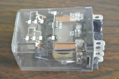 SQUARE D 8501 KLD-12 - LATCHING RELAY - DPDT, 10A, 24VDC COIL - NEW SURPLUS