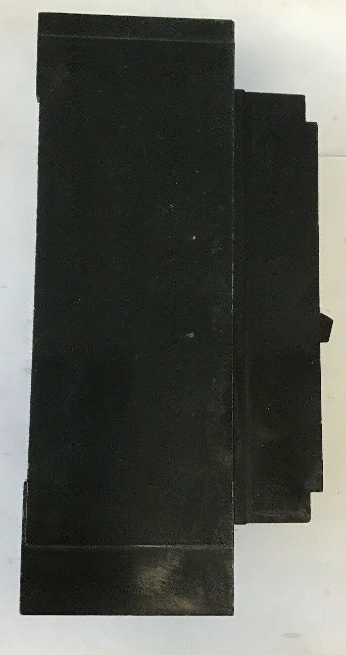 SQUARE D Q2MT 225AMP 240VAC 3POLE CIRCUIT BREAKER