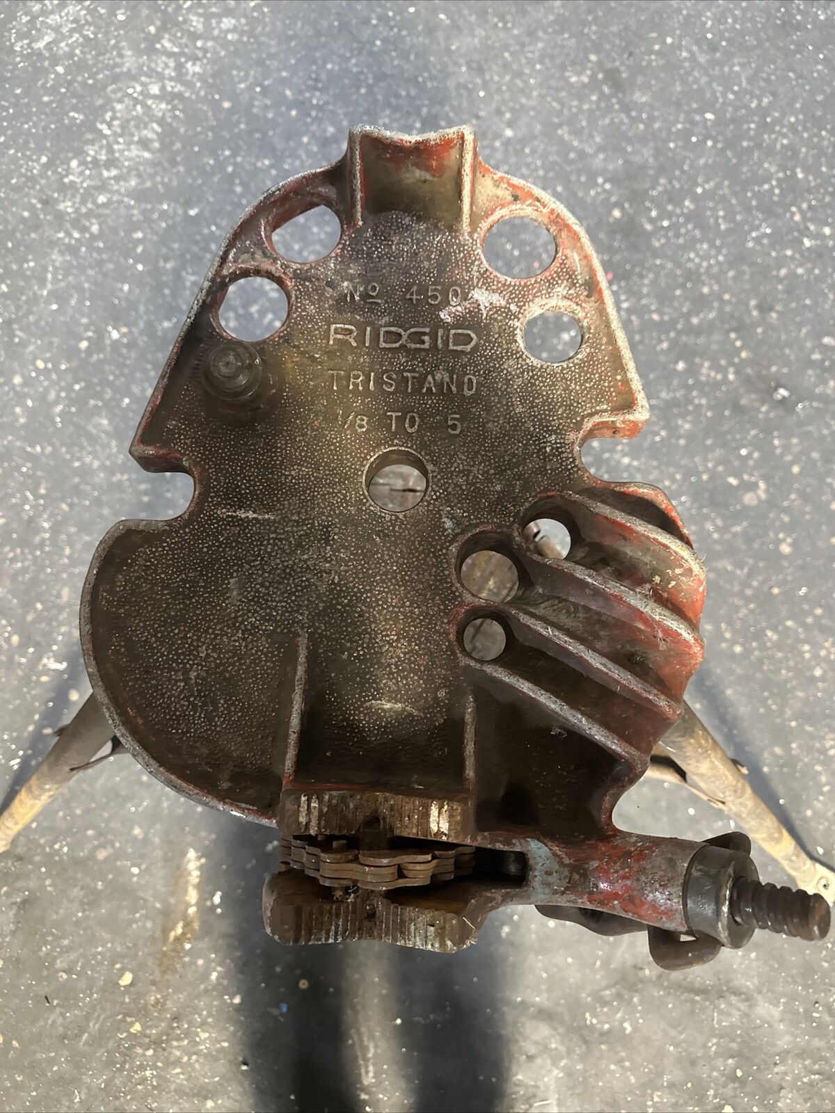 RIDGID NO 450 CHAIN PIPE VISE TRISTAND 1/8 TO 5