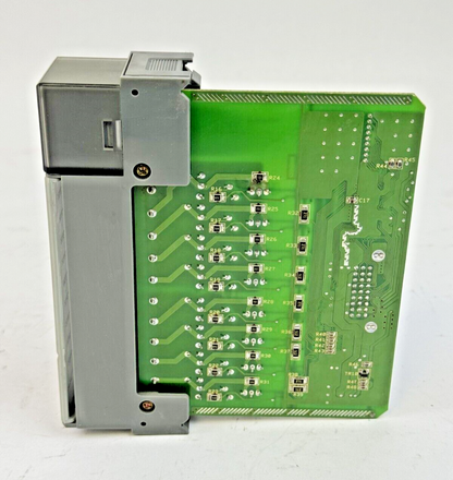 ALLEN-BRADLEY - 1746-OA8 SER. B - SLC OUTPUT MODULE - 1746-0A8