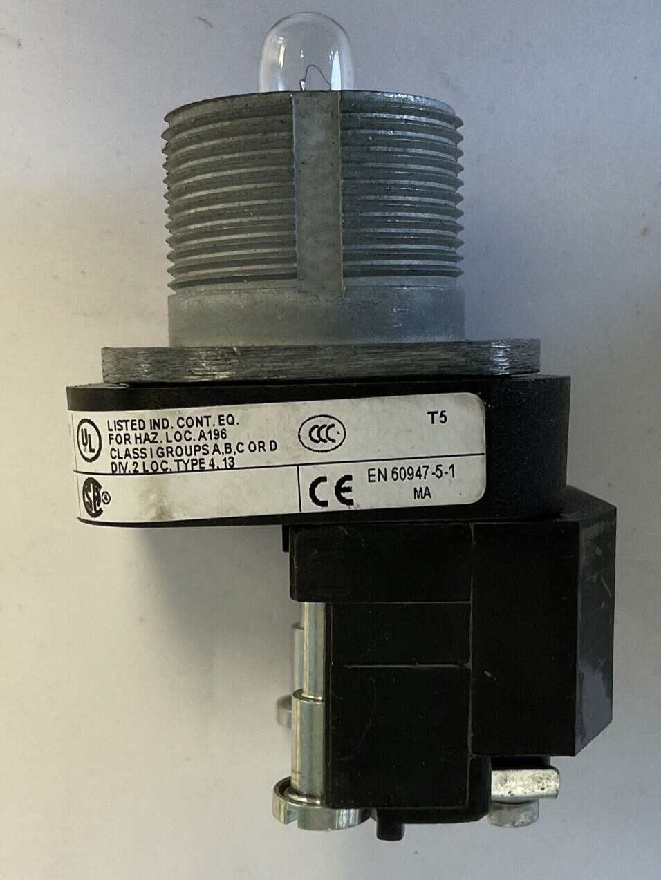 ALLEN BRADLEY 800T-P16 PILOT LIGHT SER.U 120V 50/60HZ MISSING COVER.