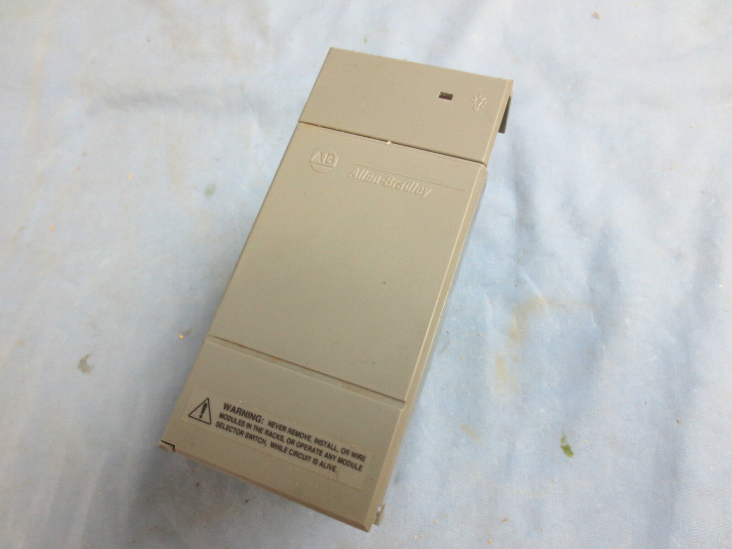 ALLEN-BRADLEY 1746-P1 Ser. A SLC500 POWER SUPPLY