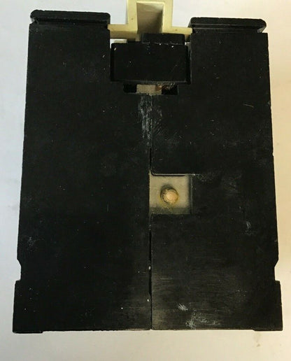 GENERAL ELECTRIC CR122A04731AA 300VAC 10A 28V 50HZ INDUSTRIAL RELAY