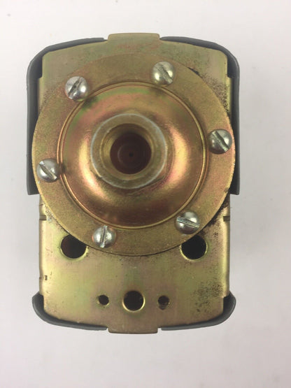 SQUARE D CLASS 9013 TYPE FSG2-S11 PRESSURE SWITCH CLOSE 20 OPEN 40