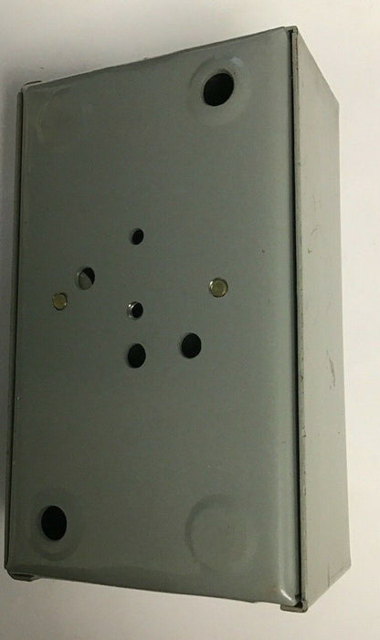 GE CR2943AA101M STANDARD-DUTY STATION 600V 3POS SELECTOR SWITCH NEMA 1 ENCLOSURE