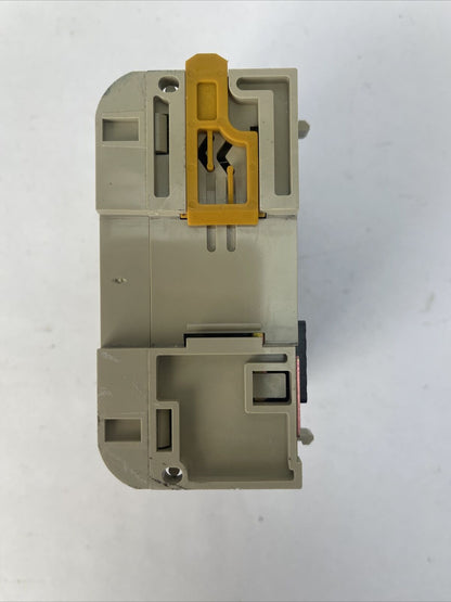 OMRON CQM1-PA203 POWER SUPPLY UNIT OUTPUT 5VDC 3.6A SOURCE 100-240VAC 60VA