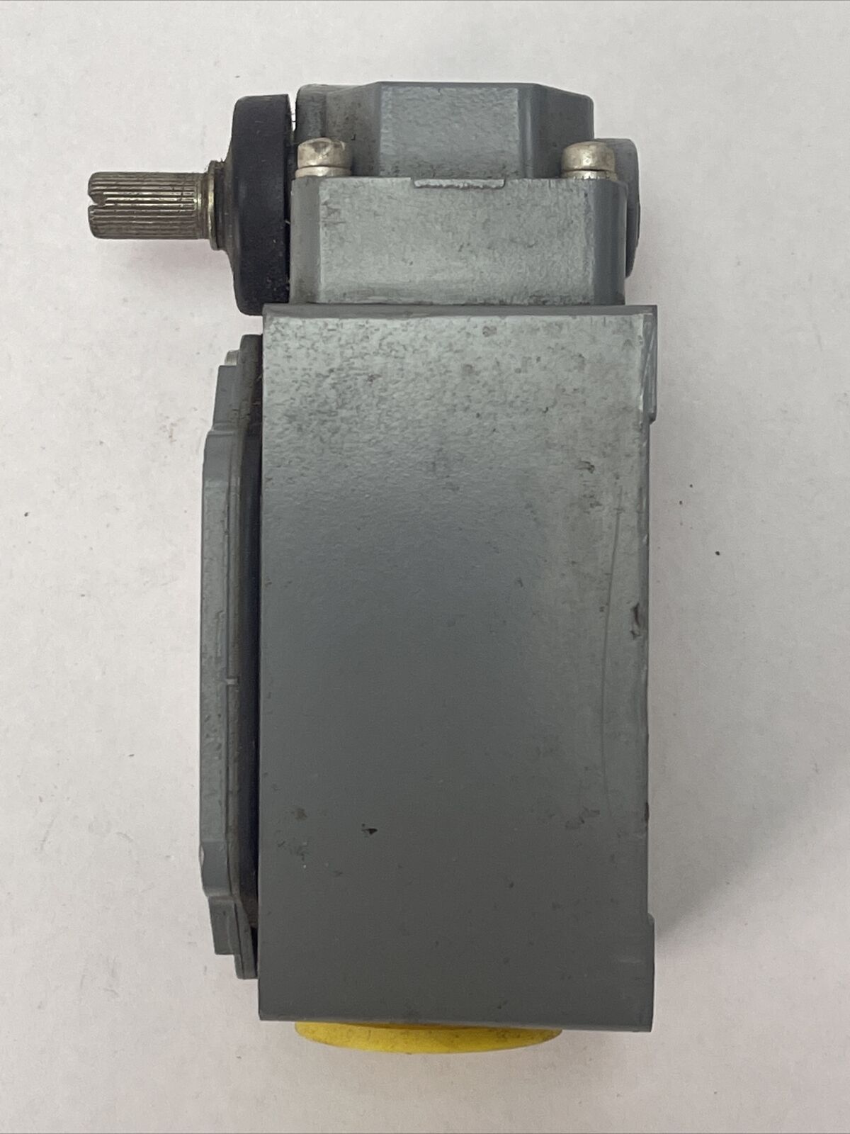 CUTLER HAMMER 10316H187C TYPE L LIMIT SWITCH 600VAC