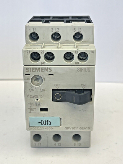 SIEMENS - 3RV1011-0EA15 & 3RV1901-1E-CIRCUIT BREAKER W/ SWITCH TRANSVERSE