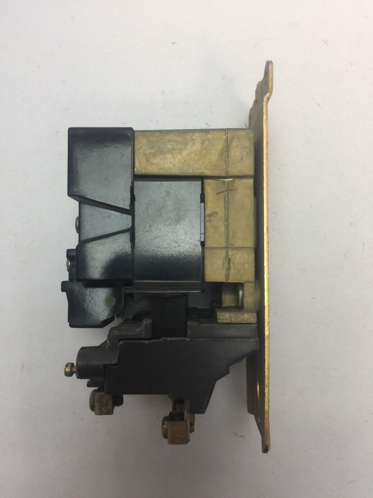 ALLEN BRADLEY X233635 CONTACTOR 600VAC 18AMP SER K SIZE 0 70A86 COIL 120V 60CY