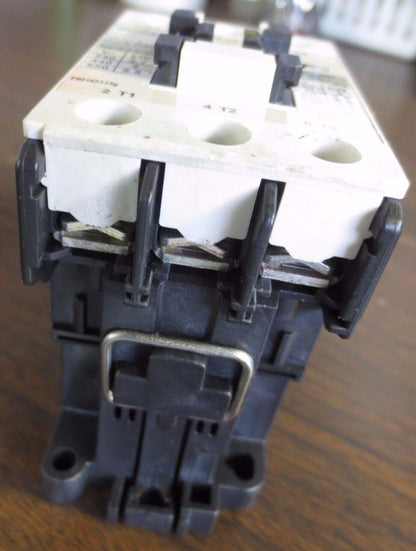 FUJI SC-E03 CONTACTOR w/ SZ-A11/T AUXILIARY CONTACT