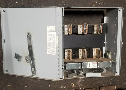 ITE SIEMENS VMS VMS325T 400 AMP 240V FUSIBLE PANEL PANELBOARD SWITCH