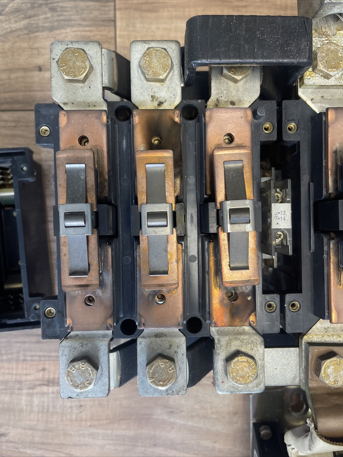 ALLEN BRADLEY 104-B250ND3 REVERSING STARTER SER B 250A 600VAC 250HP 193-DPD200