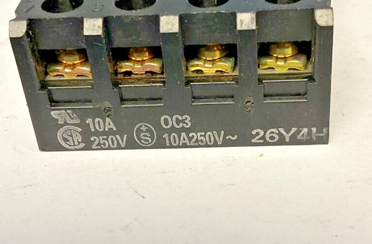 OMRON PF083A-E RELAY SOCKET 10A 250VAC ***LOTOF8***