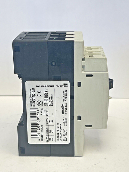 SIEMENS - 3RV1011-0EA15 & 3RV1901-1E-CIRCUIT BREAKER W/ SWITCH TRANSVERSE