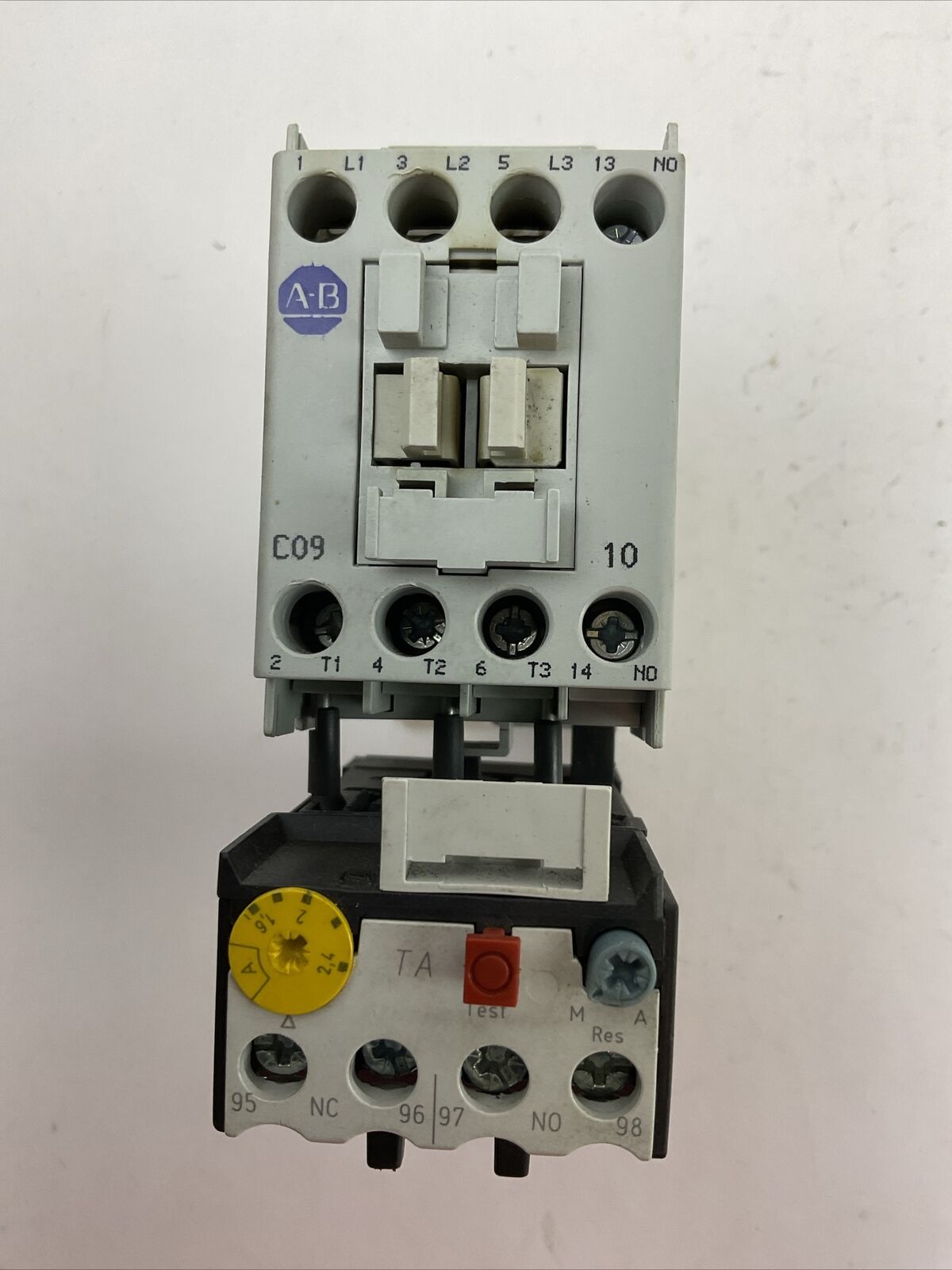 ALLEN BRADLEY STARTER (100-C09Z*10 SER A COIL 24VDC + 193-TAB24 1.6-2.4A)