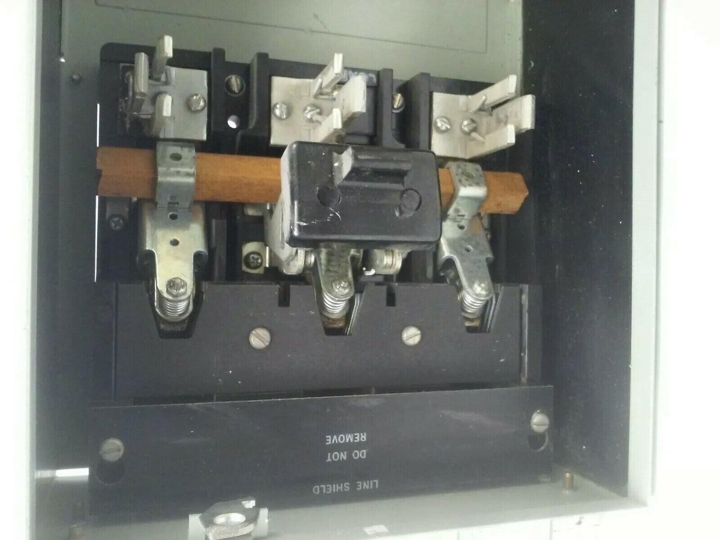 GENERAL ELECTRIC QMR324R TYPE QMR FUSIBLE INTERUPTER SWITCH 200A 240V W/HARDWARE