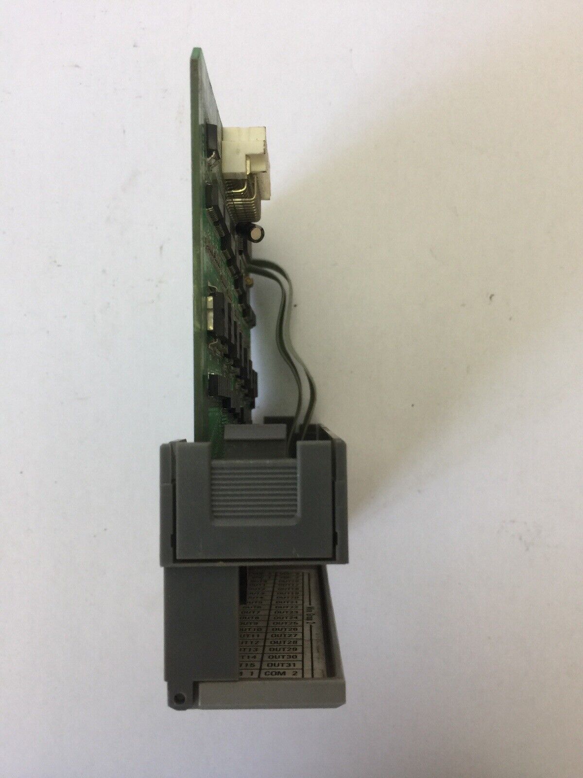 ALLEN BRADLEY 1746-0B32E OUTPUT MODULE 10-30VDC SER A SLC500