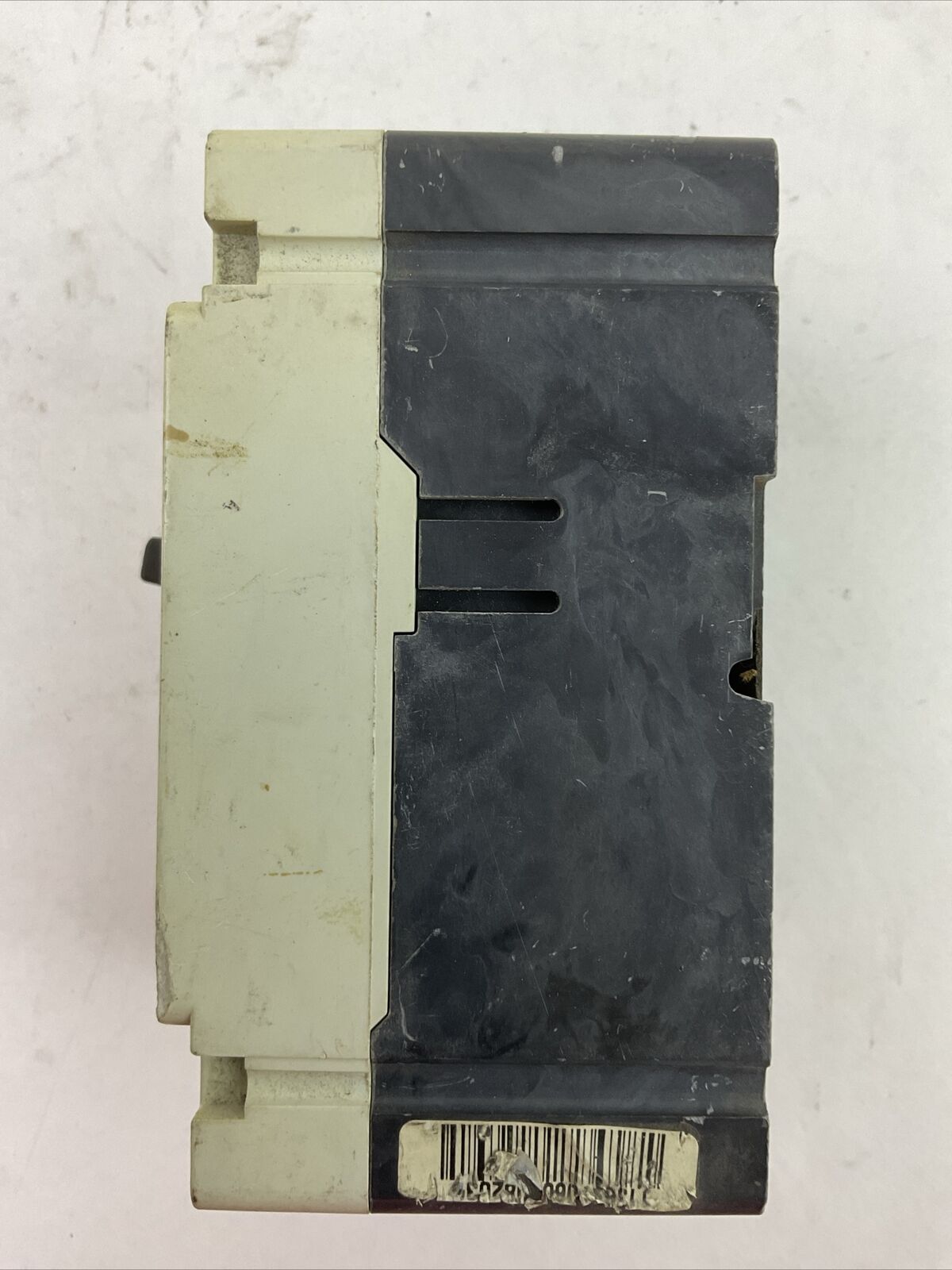 CHALLENGER CE3015 15AMP 480VAC 250VDC 3P MOLDED CASE CIRCUIT BREAKER 6626C03G03