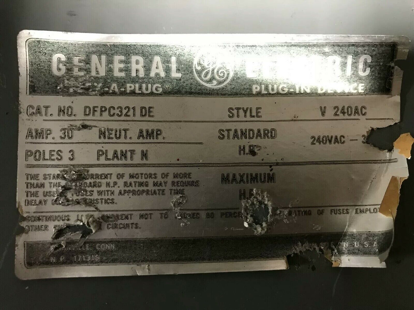 General Electric DFPC321DE 240 Volt 30 Amp 3 POLE Fusible Bus Plug