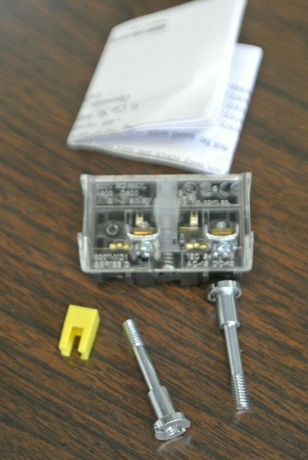 ALLEN-BRADLEY 800T-XD1 / SHALLOW BLOCK CONTACT BLOCK / NEW SURPLUS