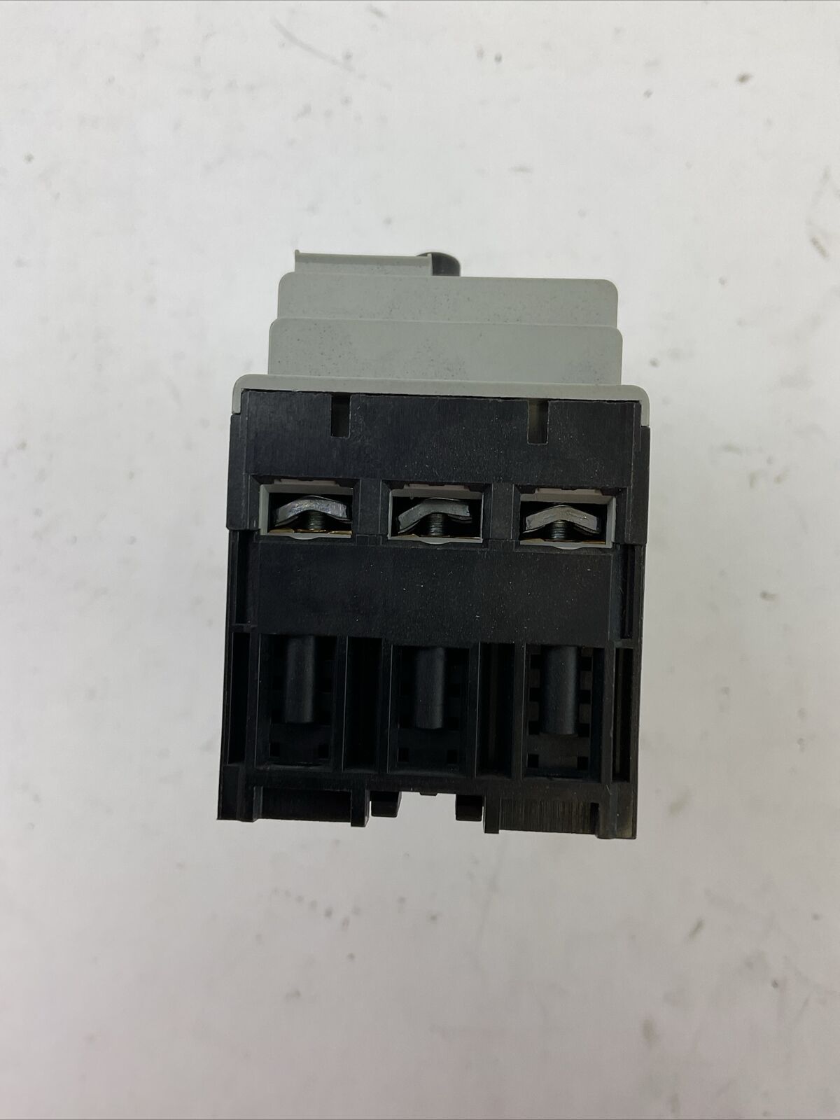 ALLEN BRADLEY ECONOMY STARTER (140M-C2E-B16 1.0-1.6A + 100-C09E*10 COIL 24VDC)