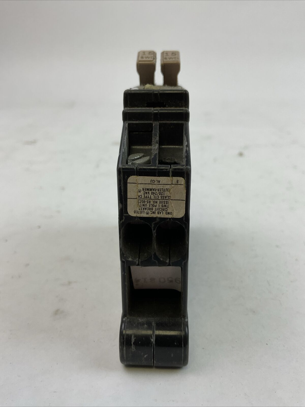 CUTLER HAMMER CHNT1515 2POLE 15/15AMP 120/240VAC CIRCUIT BREAKER