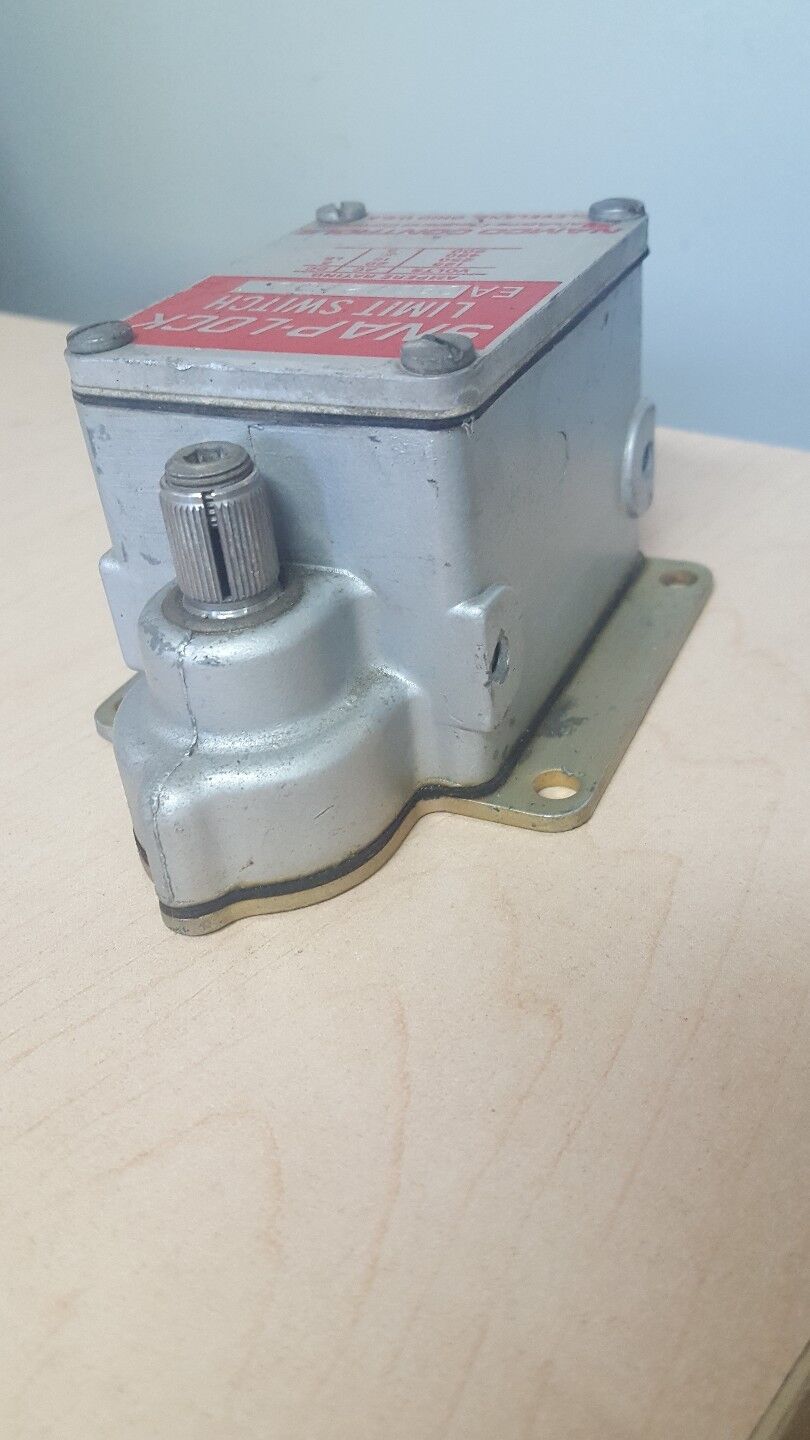 Namco Limit Switch EA080-12100 Snap-Lock, 125/250/480/600V, 20,15,10,5AC,5/1.5DC