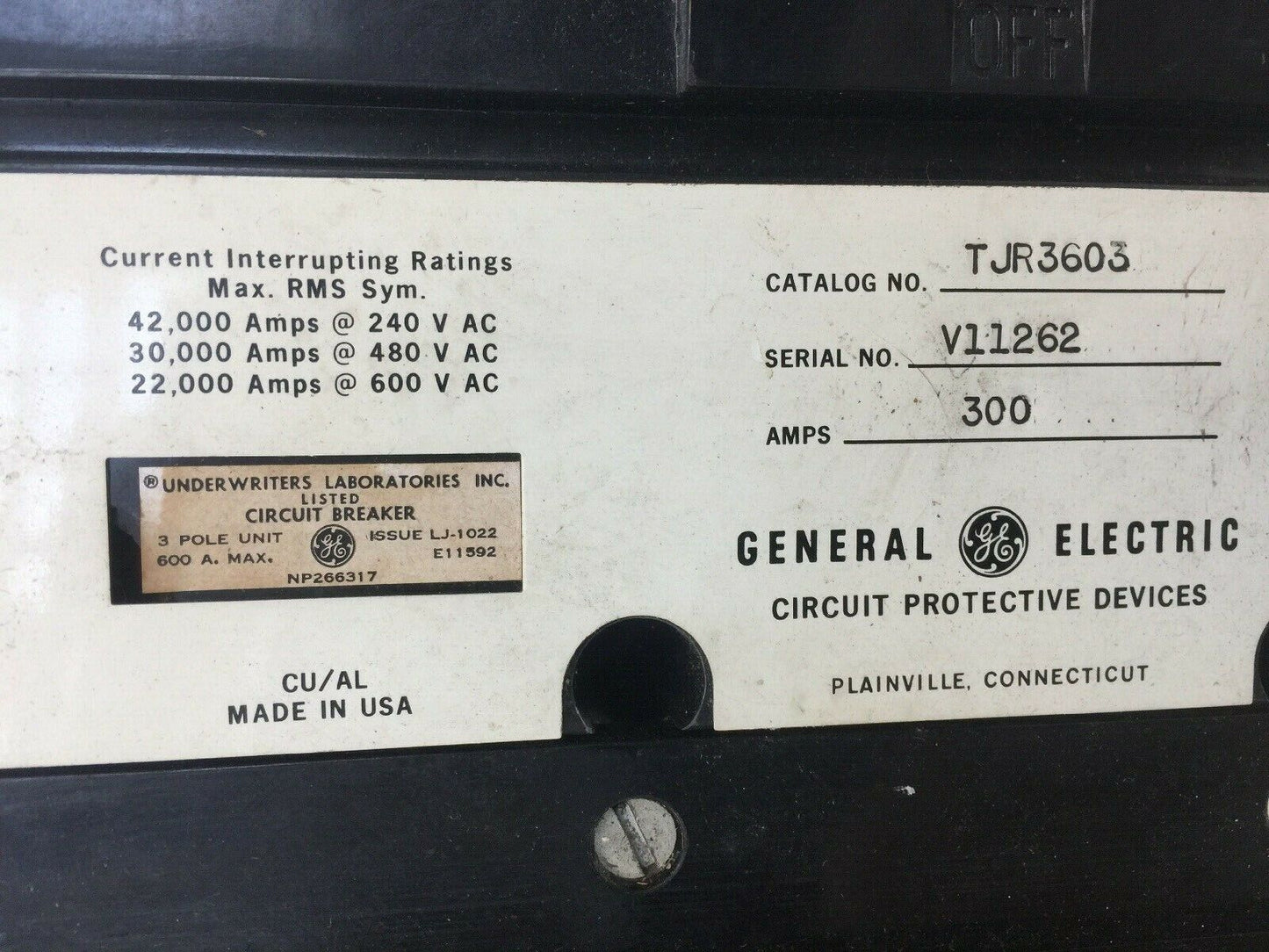 GE TJR3603 CIRCUIT BREAKER 600VAC 300A 3 POLE WITH MOUNTING HARDWARE