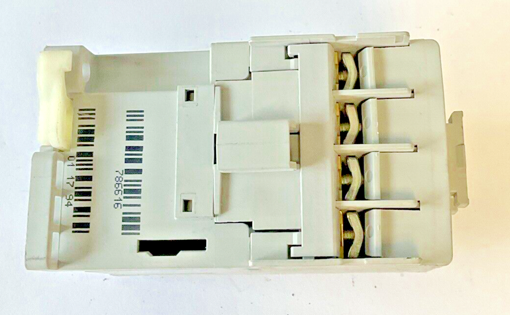 ALLEN BRADLEY 100-C09*300 CONTACTOR SER.A  600VAC 25A