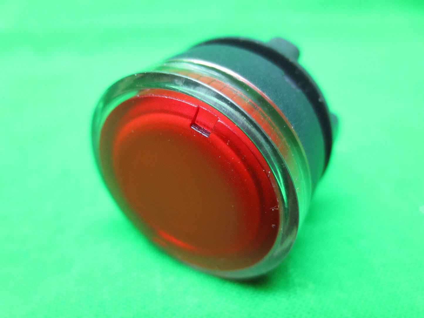 TELEMECANIQUE ZB5-AW34 PUSHBUTTON - RED - 22mm - NEW SURPLUS