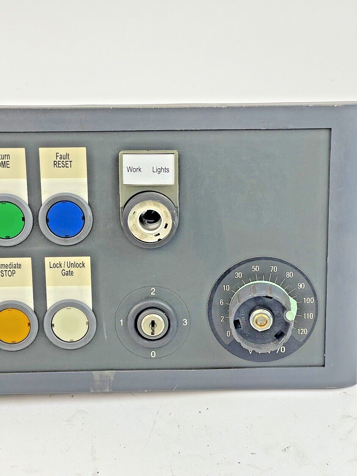 SIEMENS - 6FC5303-1AF12-8BD0 - PUSH BUTTON PANEL - 24 VDC, 35 W - SF2B5030907