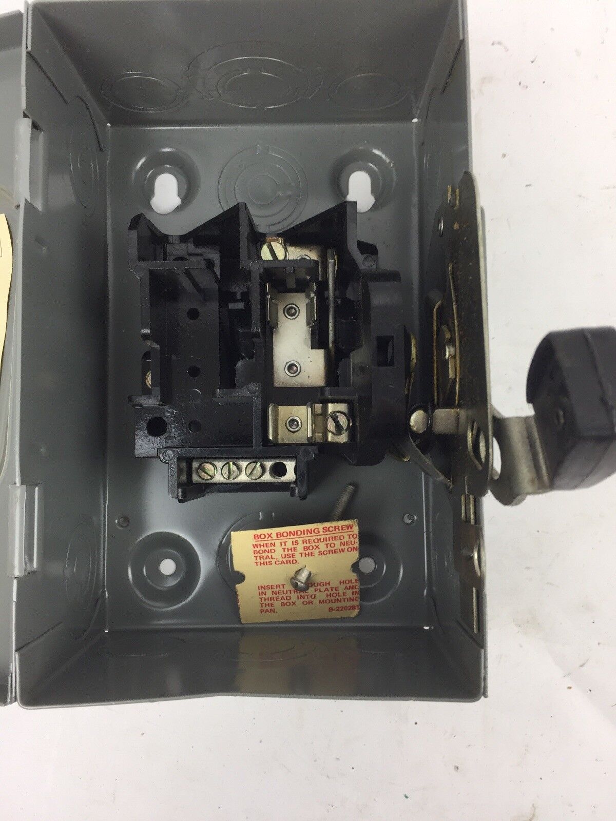 SQUARE D D-121-N SAFETY SWITCH 30 AMP 120 V.A.C. PH 1 STD H.P. 1 1/2 MAX H.P. 2