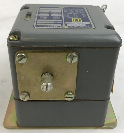 Square D Pressure Switch, 35-45 psi, class 9012, type DCW5, Series B