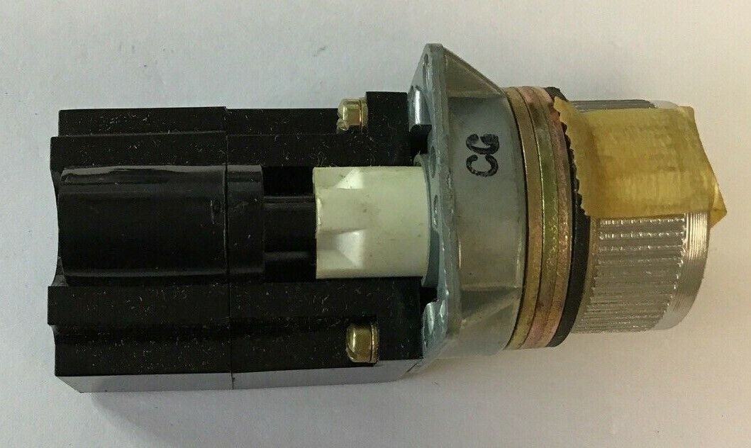 SQUARE D 9001 M2LA1 ILLUMINATED PUSHBUTTON SER.A 120/110V 60/50HZ