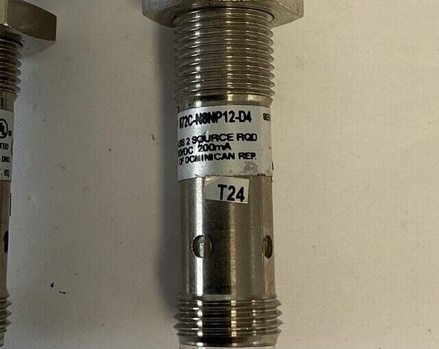 ALLEN BRADLEY 872C-N8NP12-D4 INDUCTIVE PROXIMITY SENSOR SER.D 30VDC***LOTOF2***